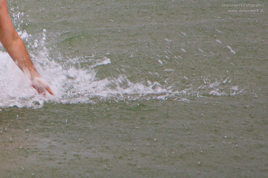 Schwimmen im Regen