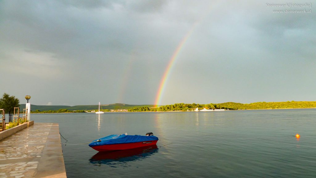 Regenbogen in Kroatien am Meer