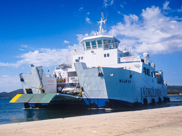 Autofähre Biograd Tkon