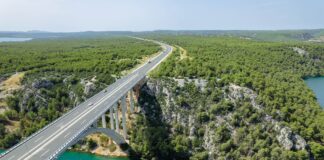Digitale Maut in Kroatien: Das ändert sich ab März 2027 Kroatien Autobahn Meer