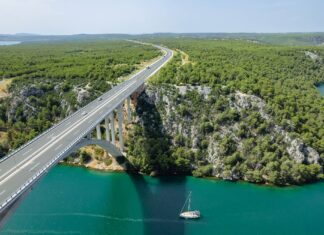Digitale Maut in Kroatien: Das ändert sich ab März 2027 Kroatien Autobahn Meer